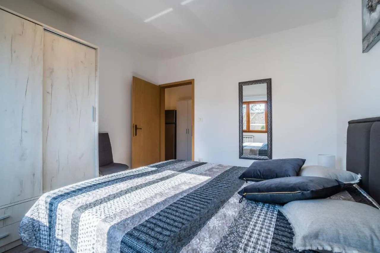 Apartment Moreri Garden Novigrad
