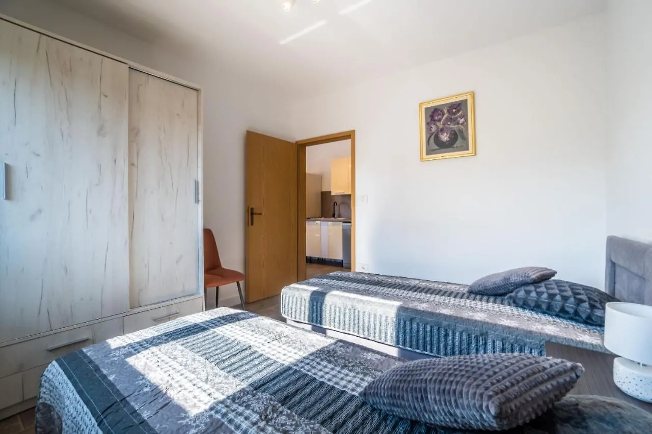 Apartment Moreri Garden Novigrad  Croatia