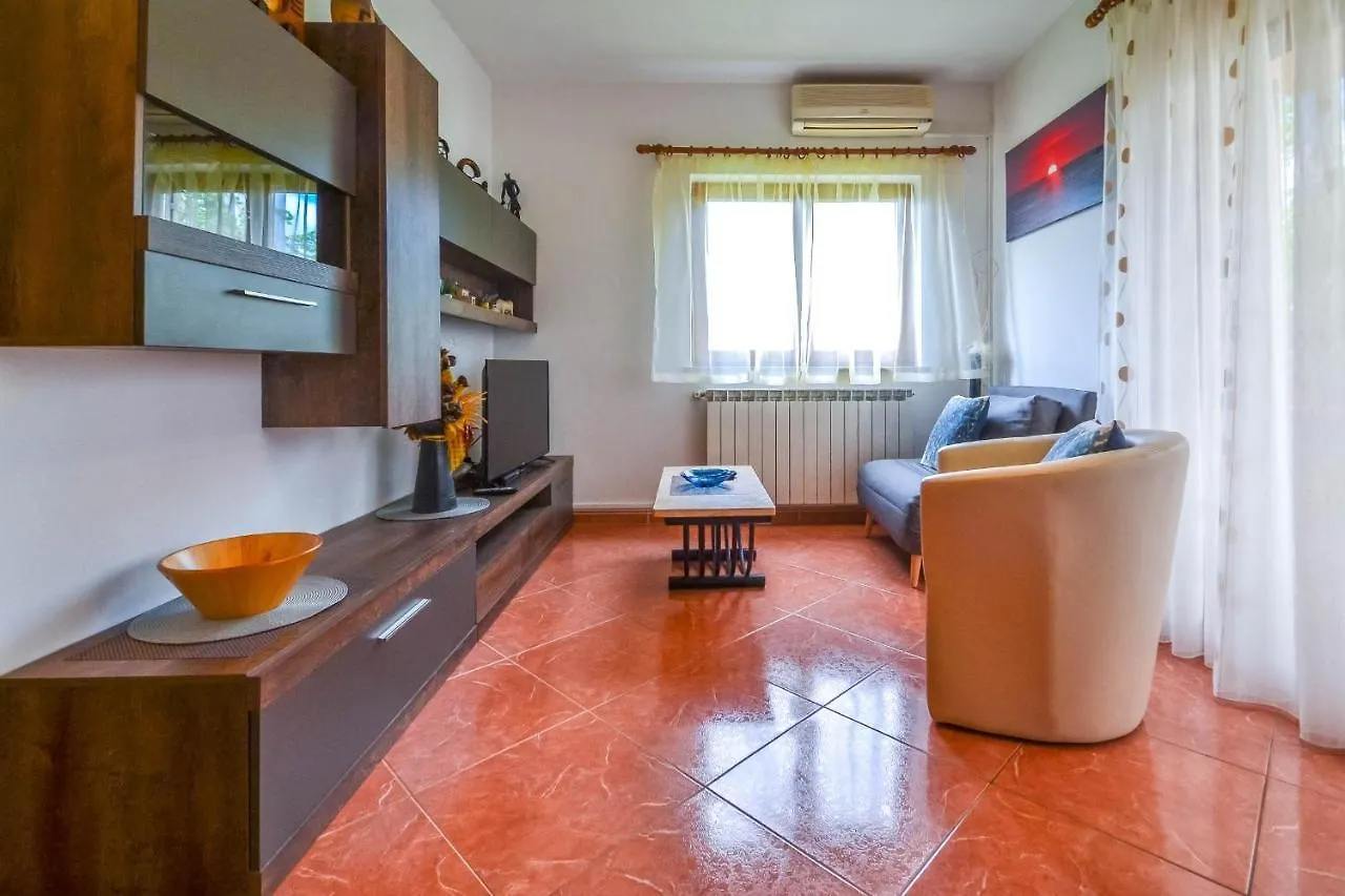 Apartment Moreri Garden Novigrad